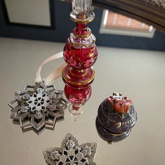 Vintage Enamel Trinket Round Box Vintage Perfume Decanter - Picture 11 of 16